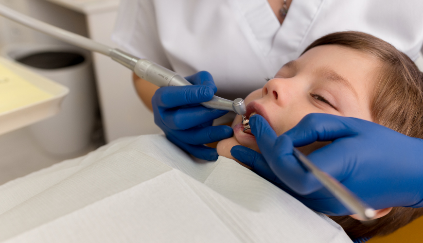 Dentisterie Pédiatrique à Djerba : La Première Visite de Votre Enfant - Cabinet Dentaire Midoun Djerba – Dr Jaajaa Jamila