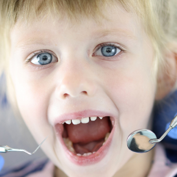 Soins des dents de bébé : Protégez le sourire de votre enfant avec Dentiste Midoun