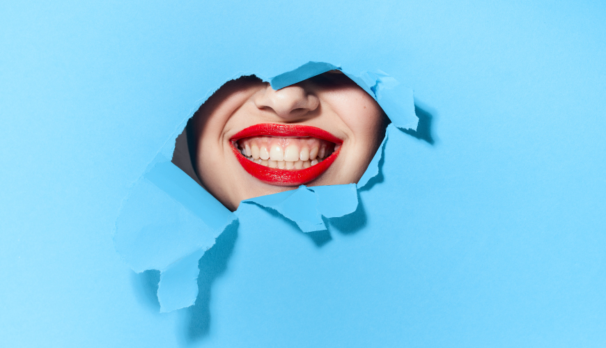 Un sourire éclatant à Djerba : vos soins dentaires entre des mains expertes - Cabinet Dentaire Midoun Djerba – Dr Jaajaa Jamila